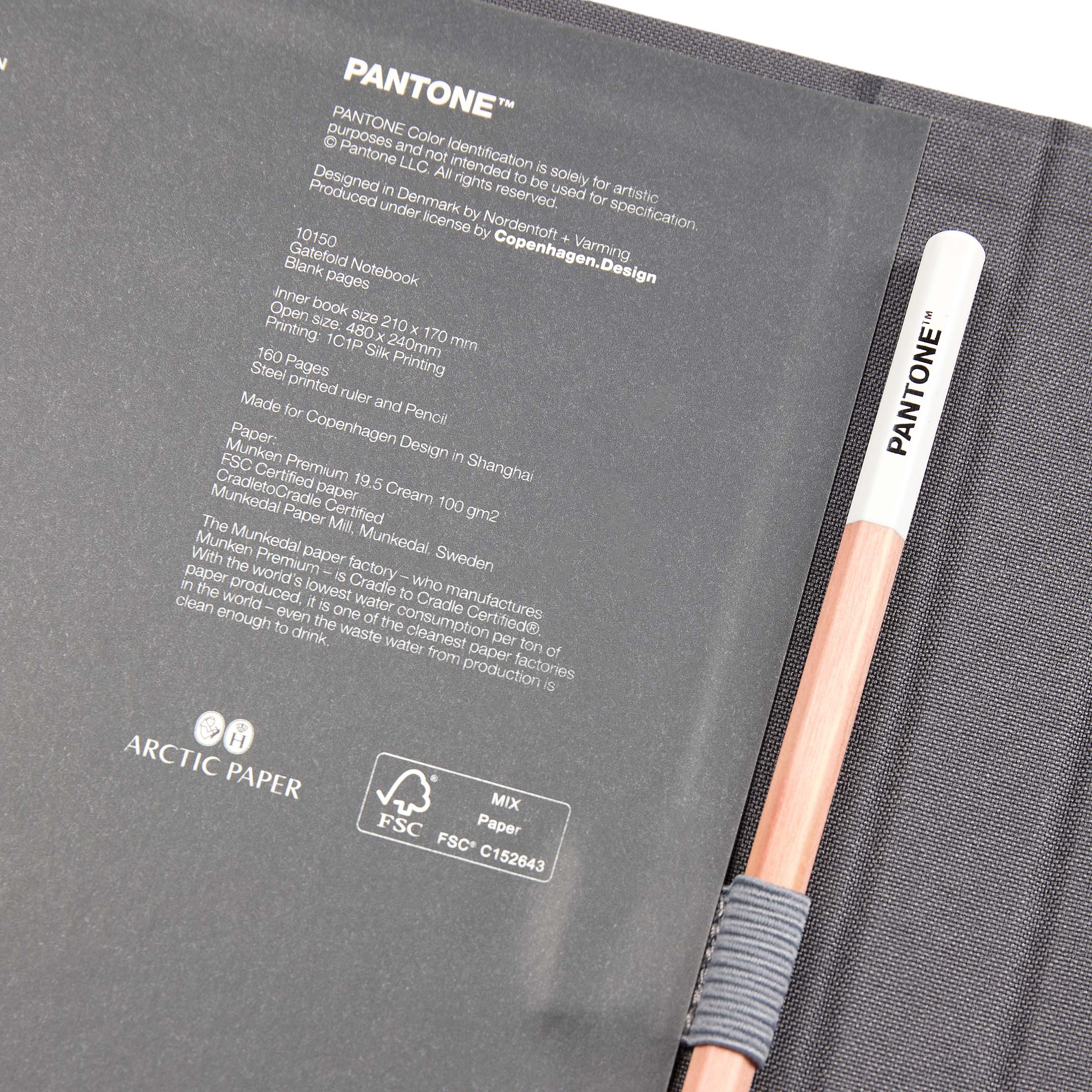 Pantone Notizbuch mit Stift und Lineal