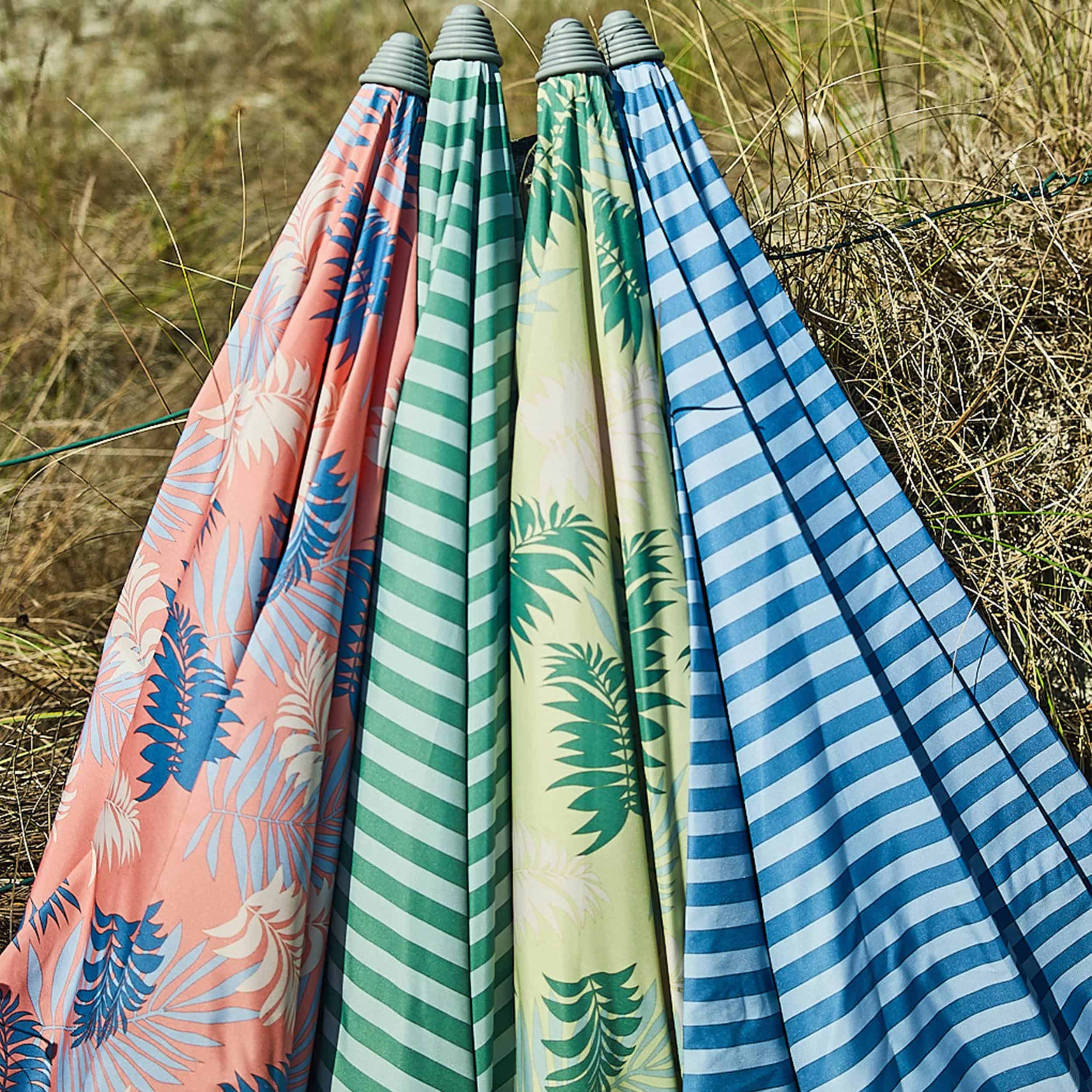 Beach Sonnenschirm mit Knickgelenk ohne Schirmständer