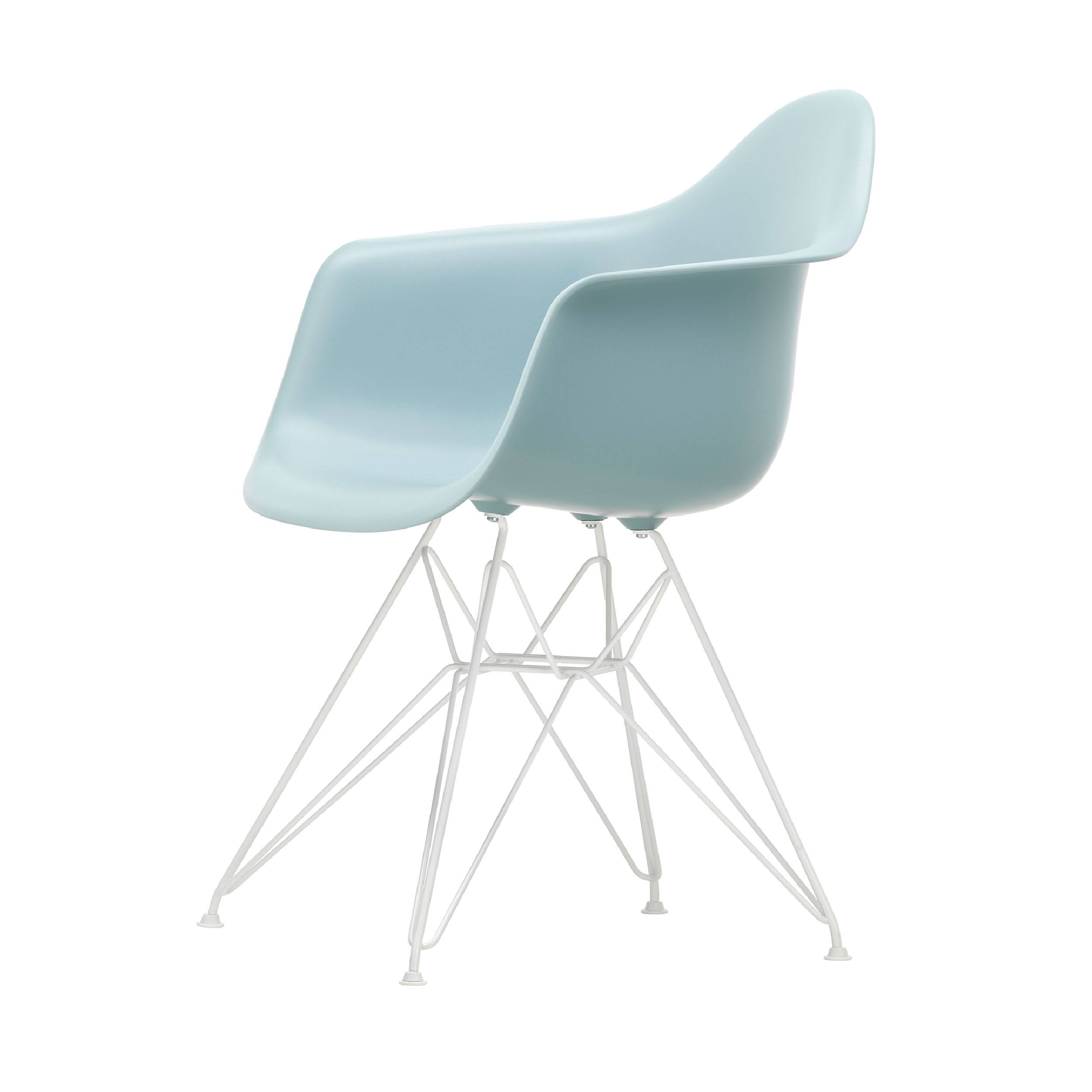 Chaise Eames Plastic Armchair DAR, structure blanche avec patins en plastique